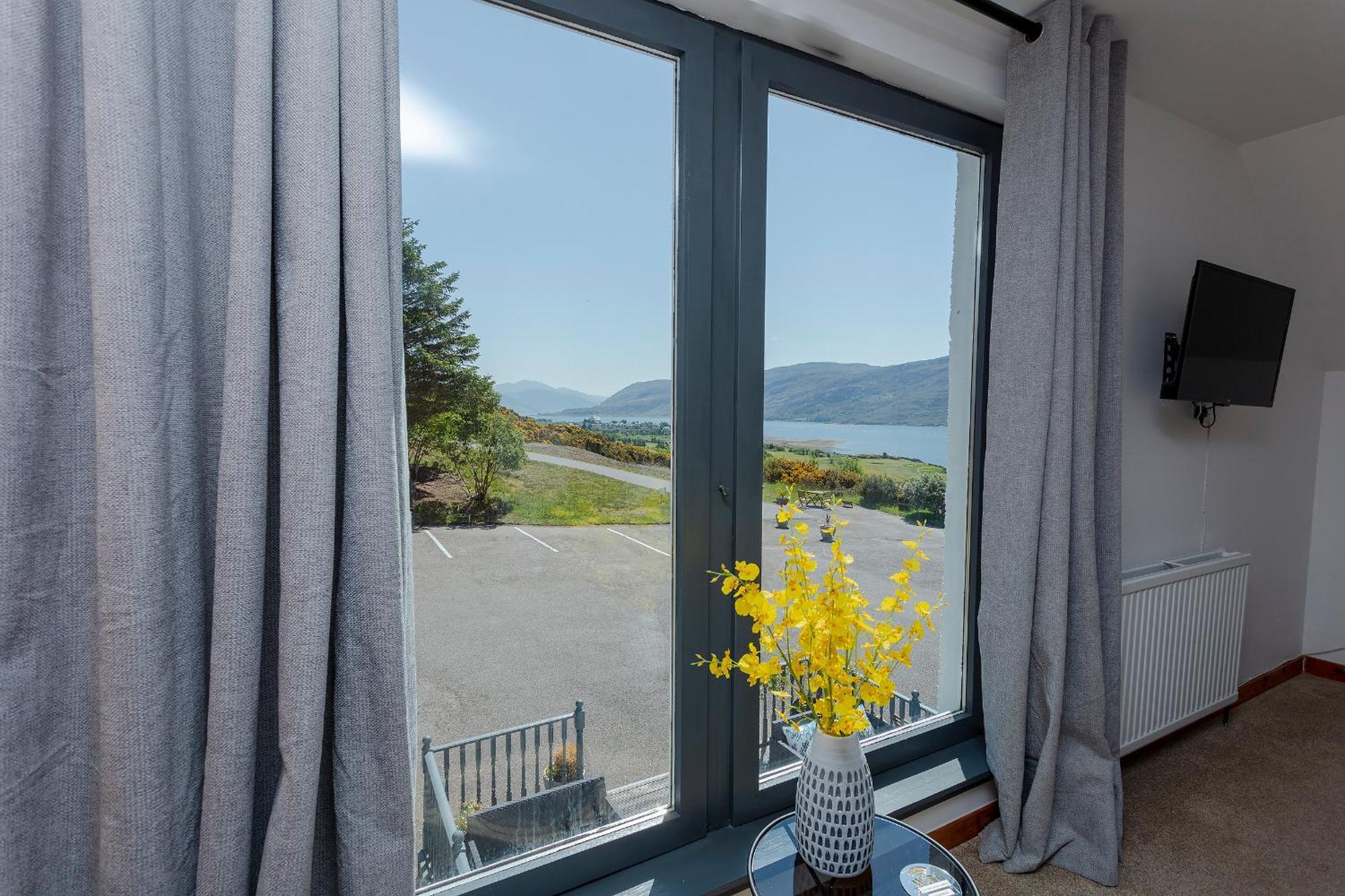 Lochbroom Lodge Аллапул Екстер'єр фото